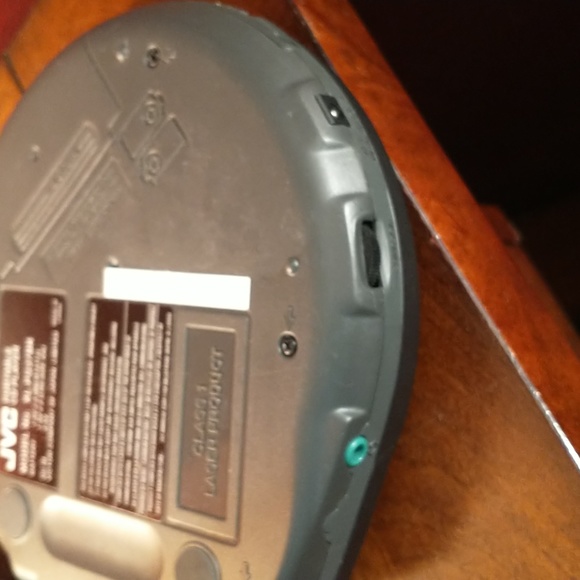 JVC Portable CD Player w/Anti-Shock Protection EX- Hyper-Bass Sound - Picture 4 of 6